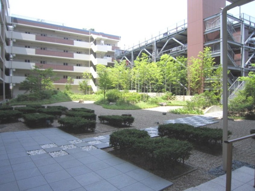 エントランス部分 ロイヤルパ－クス千種