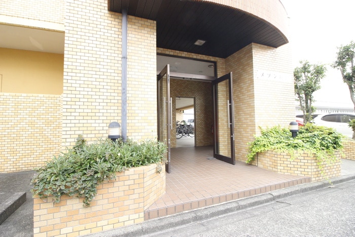 エントランス部分 メゾン萩野