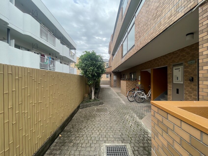 エントランス部分 グレイスコート原