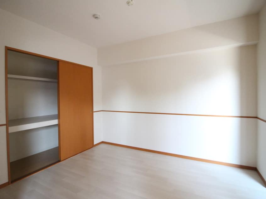 居室 サンシティ名西通