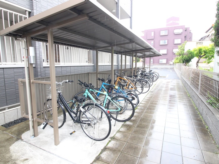 駐輪場 メゾンドアミー