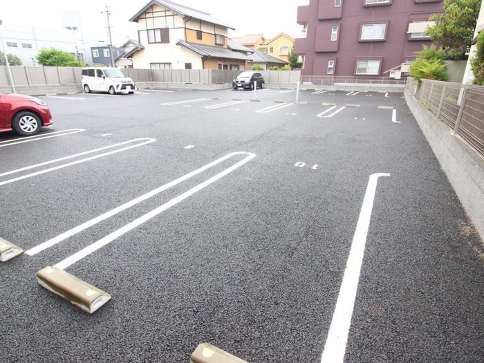 駐車場 メゾンドアミー