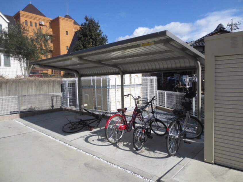 駐輪場 モンテローザ