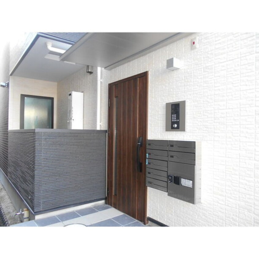 エントランス部分 MOVE中村日赤NORTH