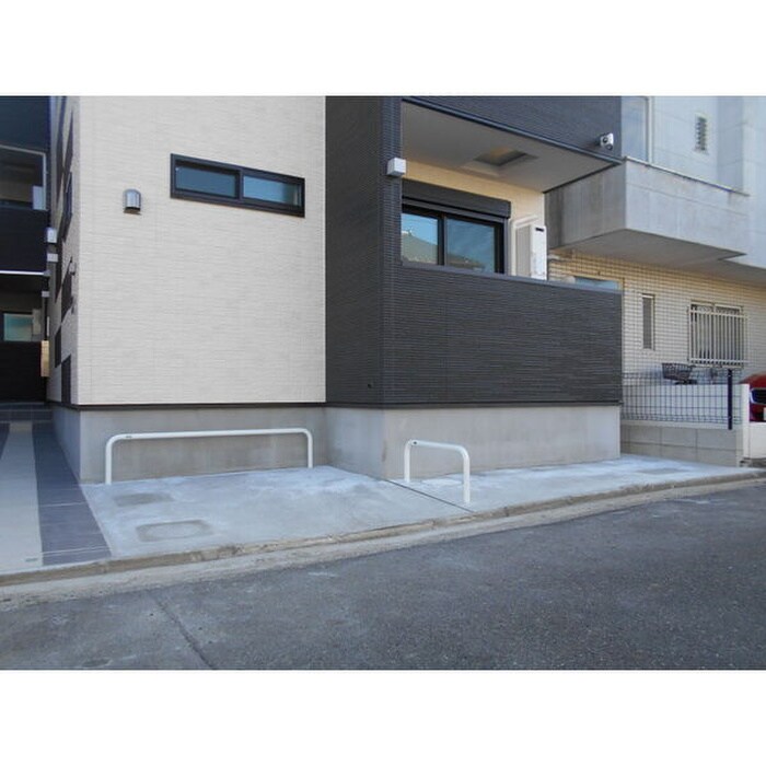 駐輪場 MOVE中村日赤NORTH