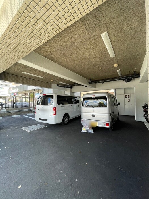 駐車場 サクセス川原