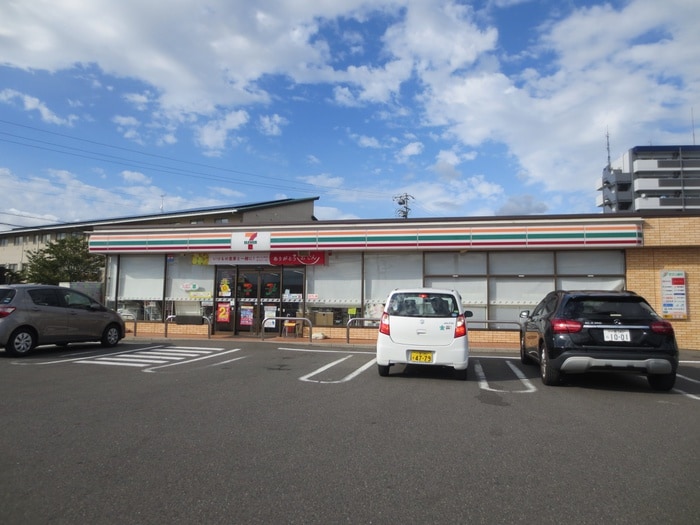 セブンイレブン(コンビニ)まで193m e・Lavie木曽川