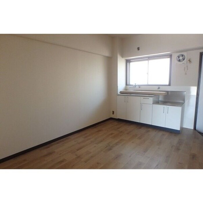 居室 コーポ松重