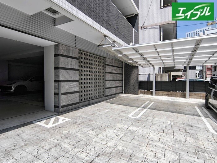 駐車場 ラヴィータ泉