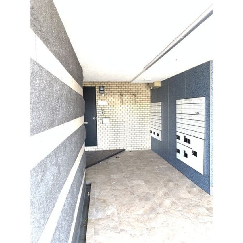 エントランス部分 さくらマンション中川