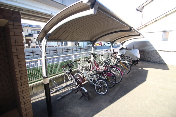 駐輪場 クレール池之表