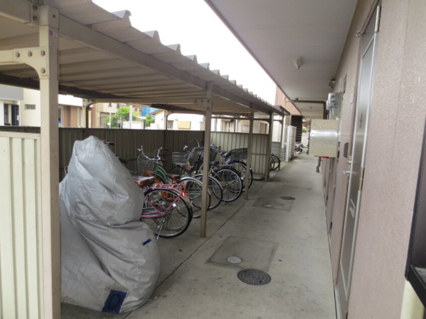 駐輪場 リンピア　志水