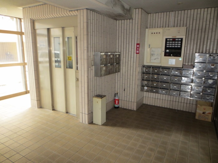エントランス部分 シティ－ハイツ石原