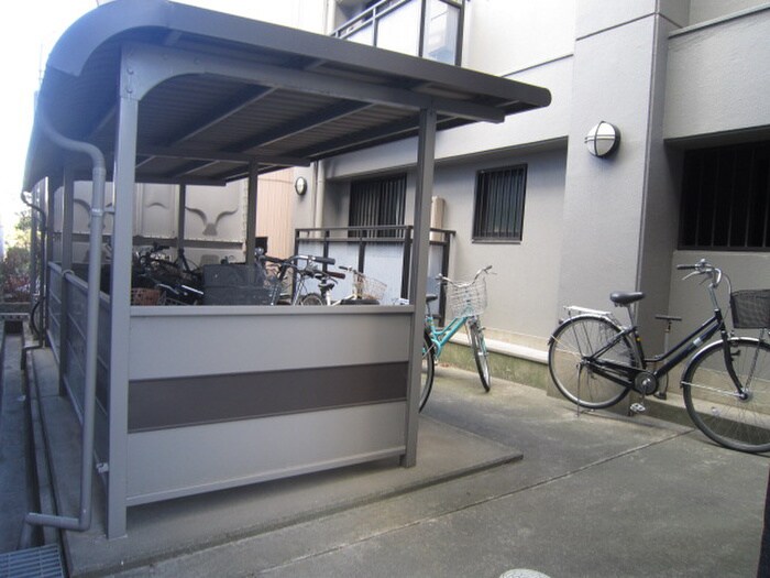 駐輪場 クレセントマンション