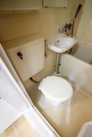 トイレ ア－クハウス中切