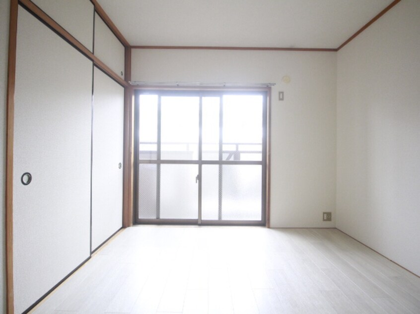居室 ヴィラ上小田井壱番館