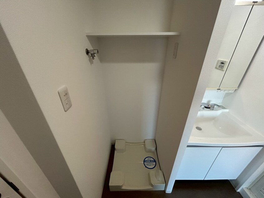 洗濯機置場 CORNES HOUSE NAGOYA