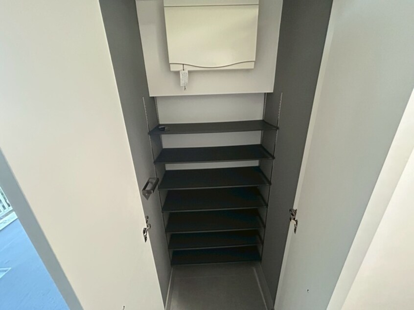 靴箱 CORNES HOUSE NAGOYA