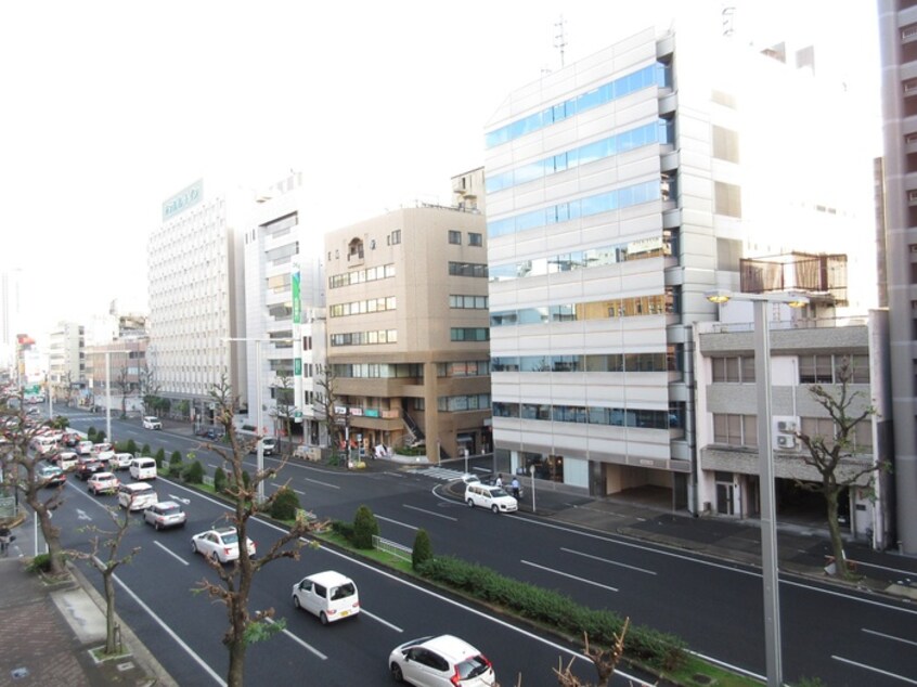 室内からの展望 ラピス・ラズリ