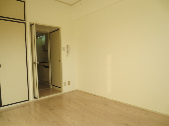 居室 露橋ロイヤルハイツ