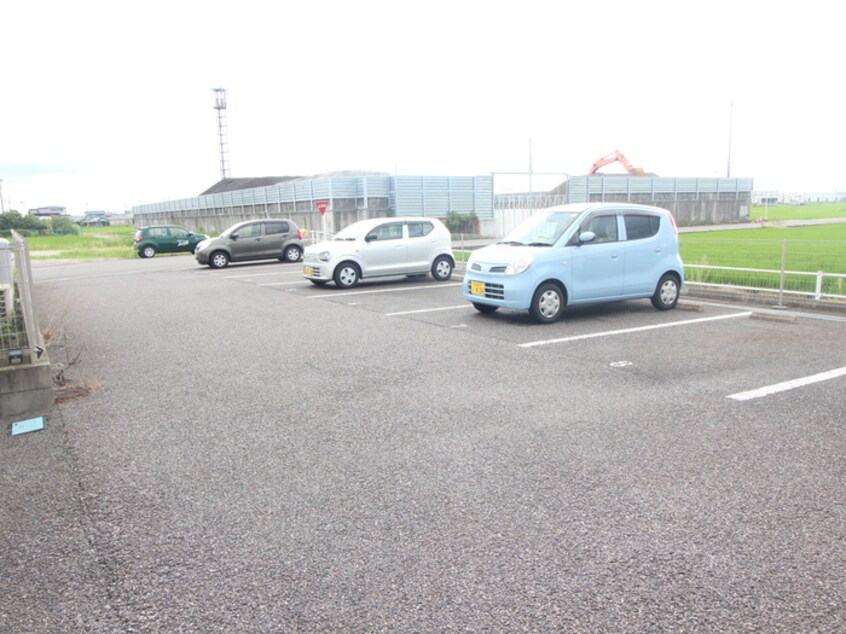 駐車場 サンＦｒｉｅｎｄｓ藤島