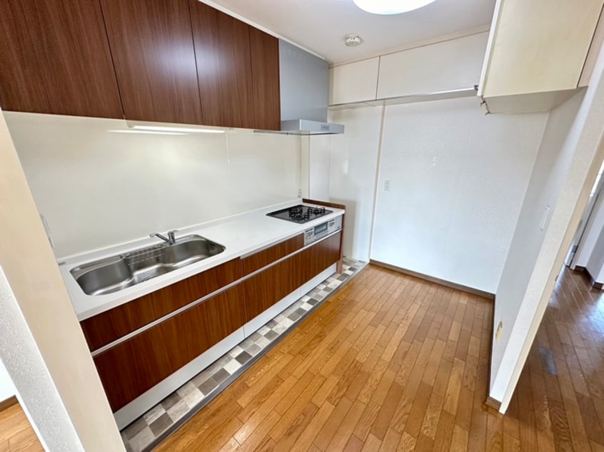キッチン サンハイツ鍋屋上野7棟（504）