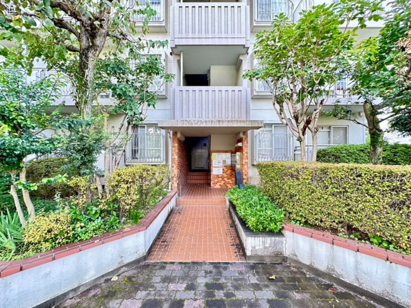 エントランス部分 サンハイツ鍋屋上野7棟（504）