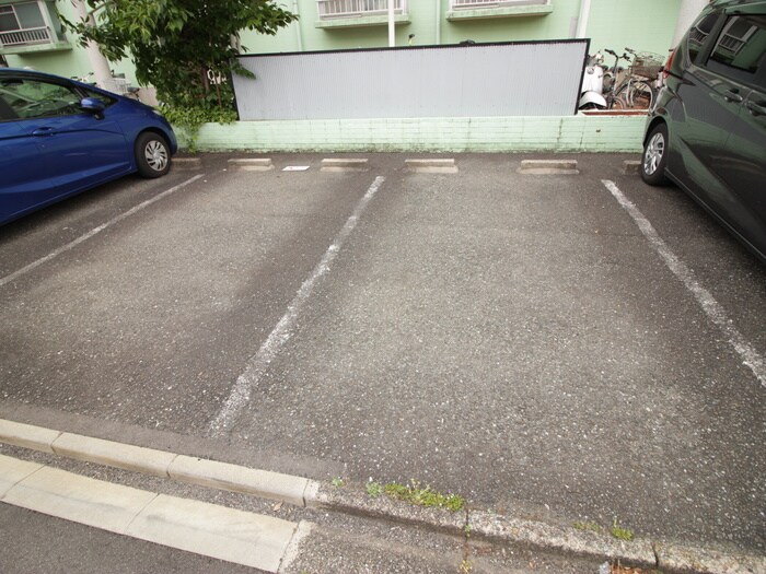 駐車場 アイオ－マンション