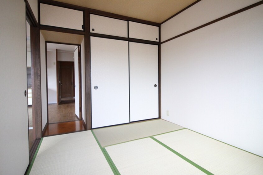 居室 ロイヤルハウス