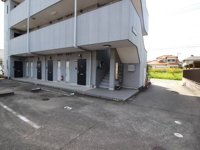 エントランス部分 ラポ－ル川本