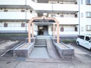エントランス部分 メリ－メリ－Ａ