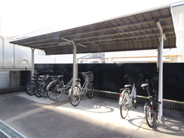 駐輪場 ペディメント