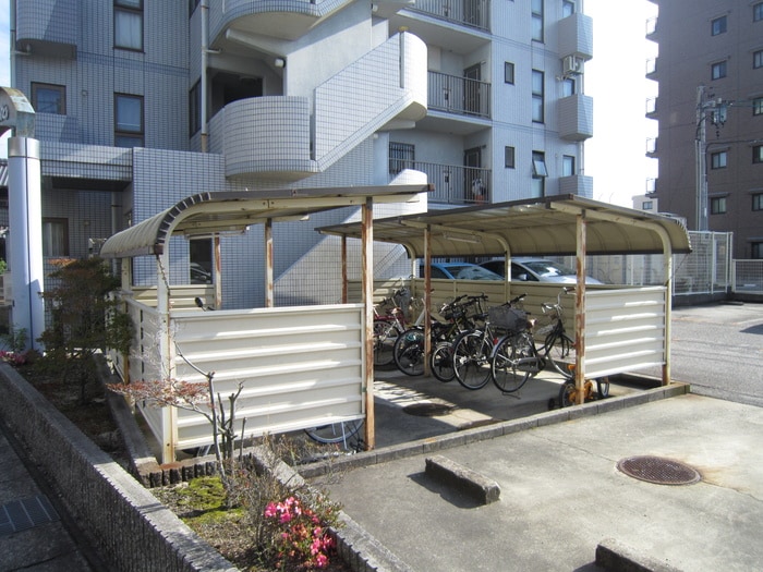 駐輪場 ｻﾝﾋﾙｽﾞﾋﾞﾙ