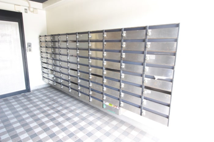 エントランス部分 ド－ル六番町