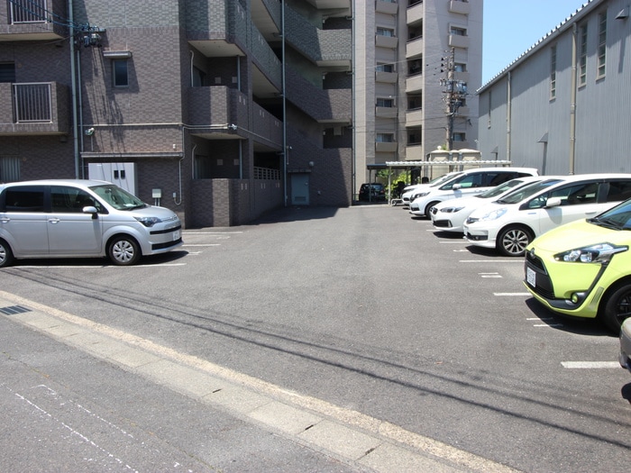 駐車場 コンフォール南山