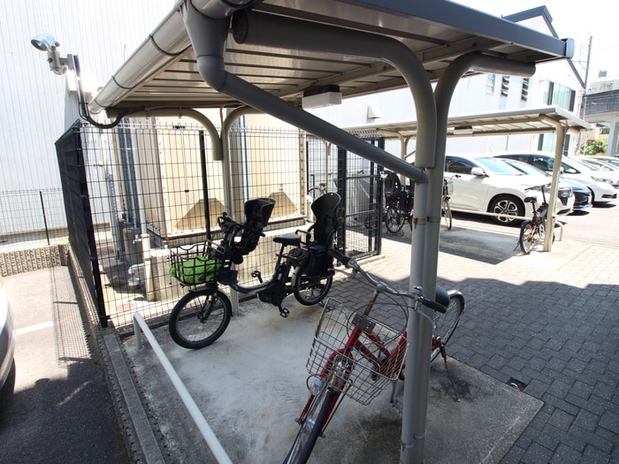 駐輪場 コンフォール南山