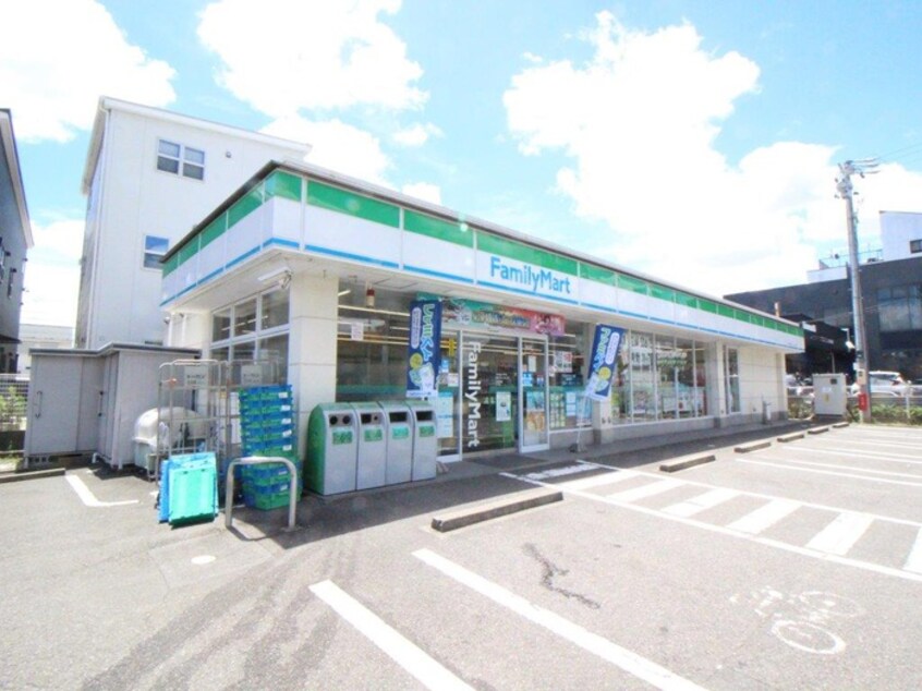ファミリーマート 長久手グリーンロード店(コンビニ)まで486m ニュ－シティ戸田谷