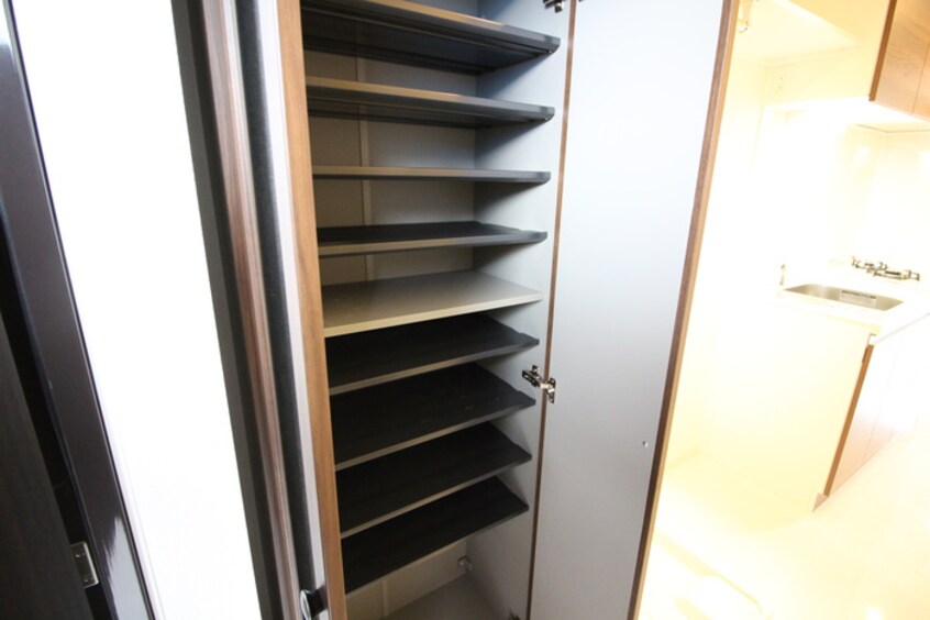 靴箱 ﾁｪﾙﾄｳﾞｨｰﾀ