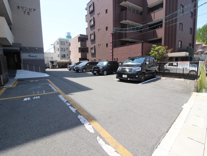 駐車場 オリンピア ７５