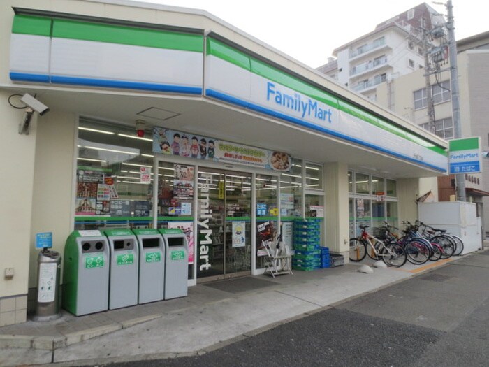 ファミリーマート千代田3丁目店(コンビニ)まで140m オーキッドレジデンス鶴舞