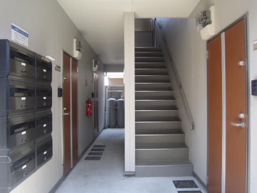 エントランス部分 クレフラスト更屋敷Ⅱ