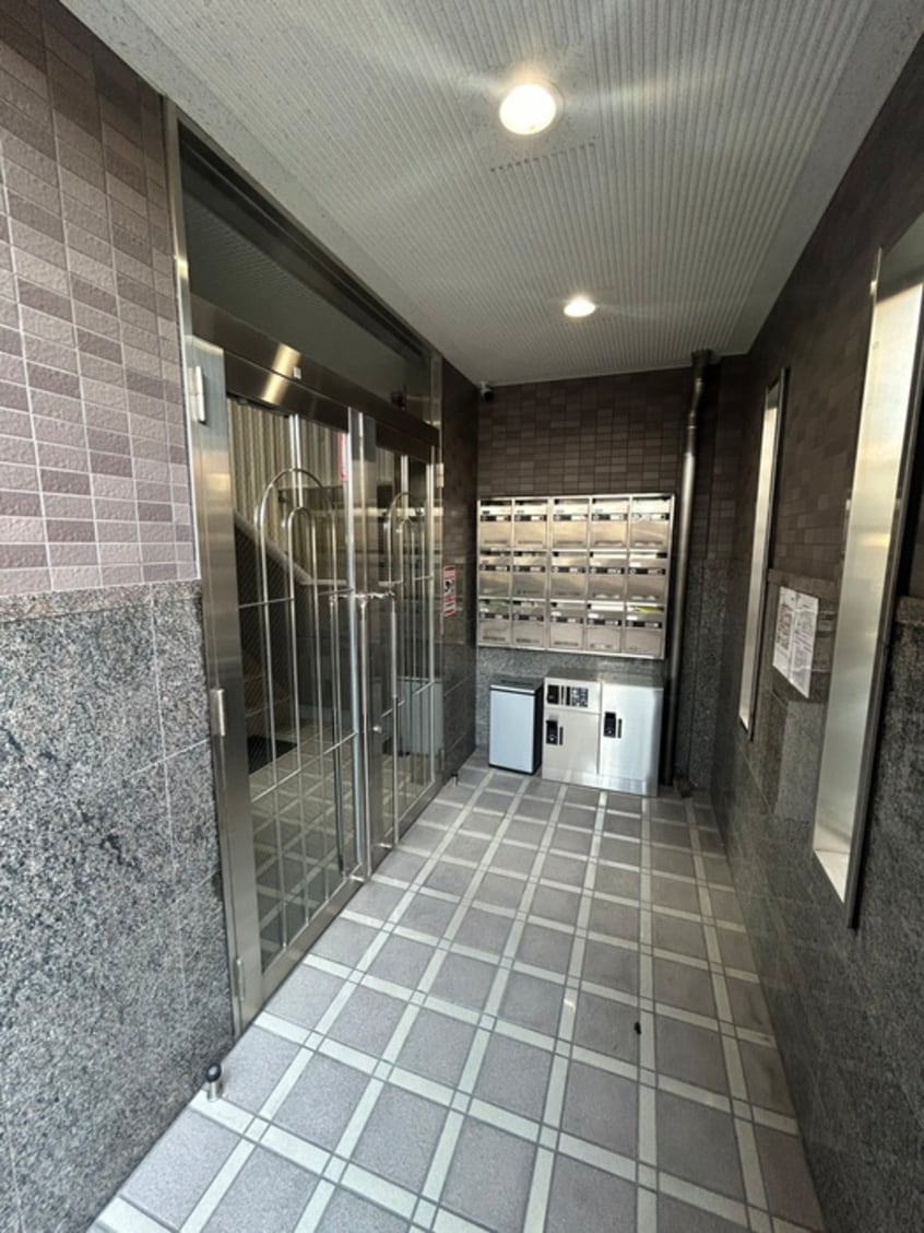 エントランス部分 プランドール中村公園