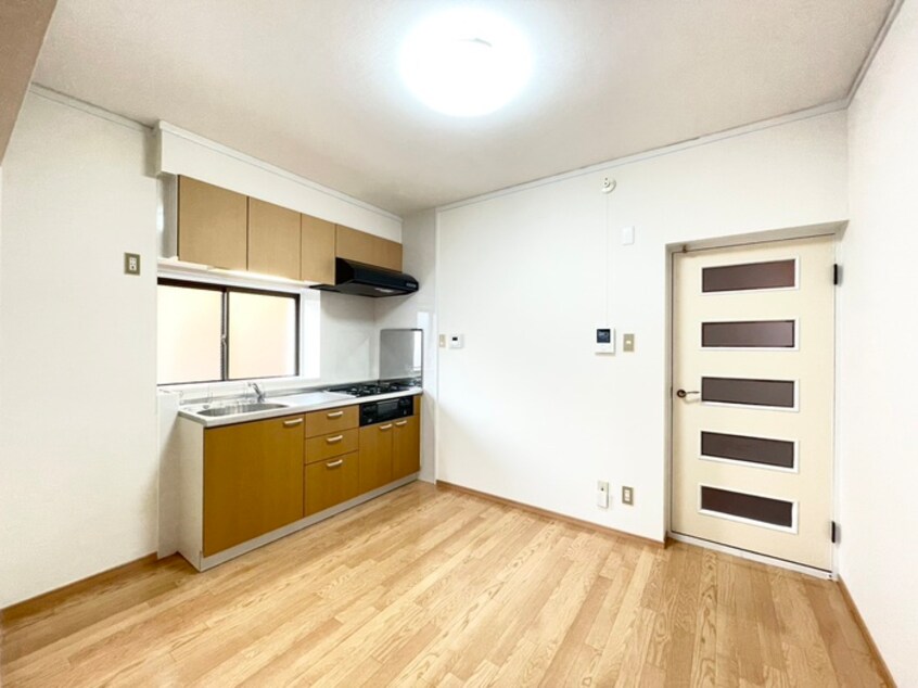 居室 ロイヤル浅野