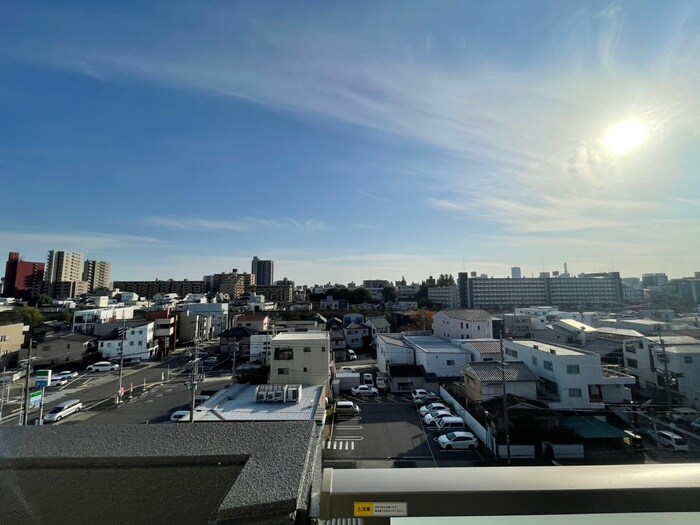 室内からの展望 axis sakura