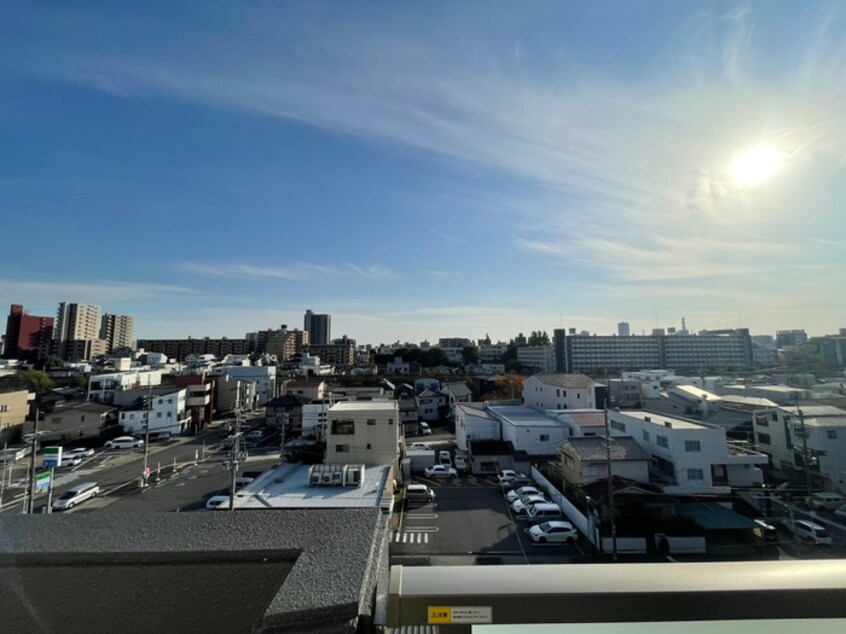 室内からの展望 axis sakura