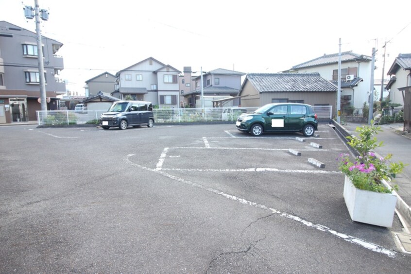 駐車場 サープラスはざま