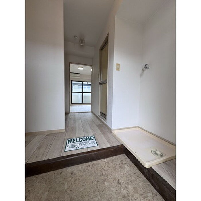 玄関 ラフォ－レ岩塚