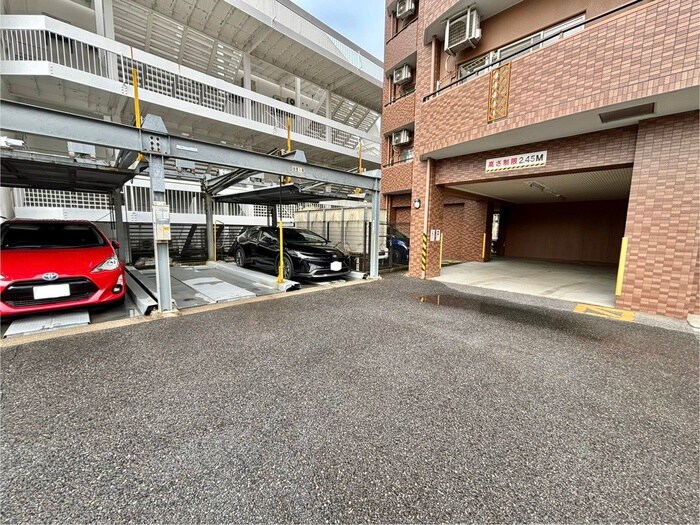 駐車場 ラ・カンパネーラ