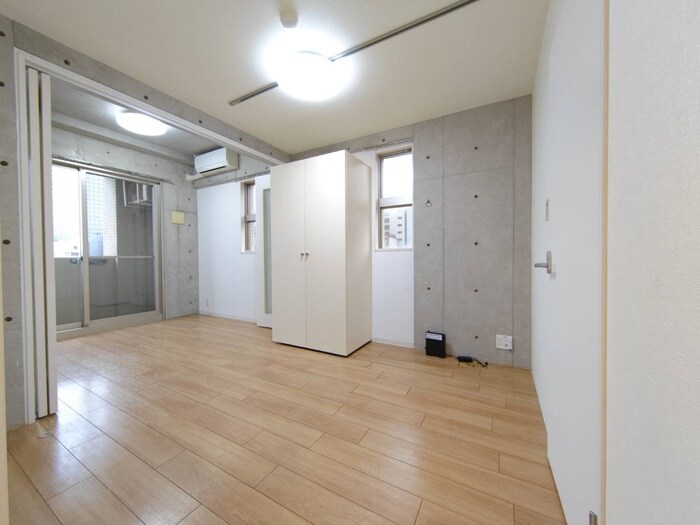 居室 アーバン栄