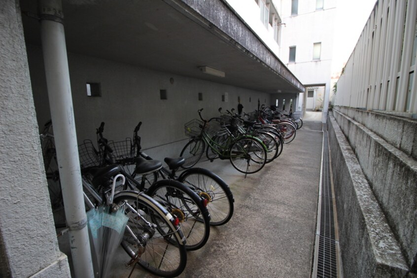 駐輪場 アルト千種